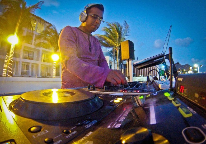 Cancun wedding DJ
