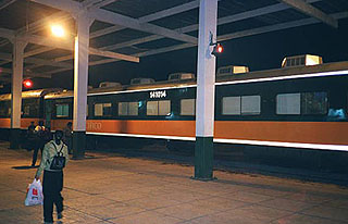 Los Mochis' rail station at 6am