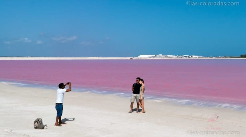Las Coloradas pink lakes photo